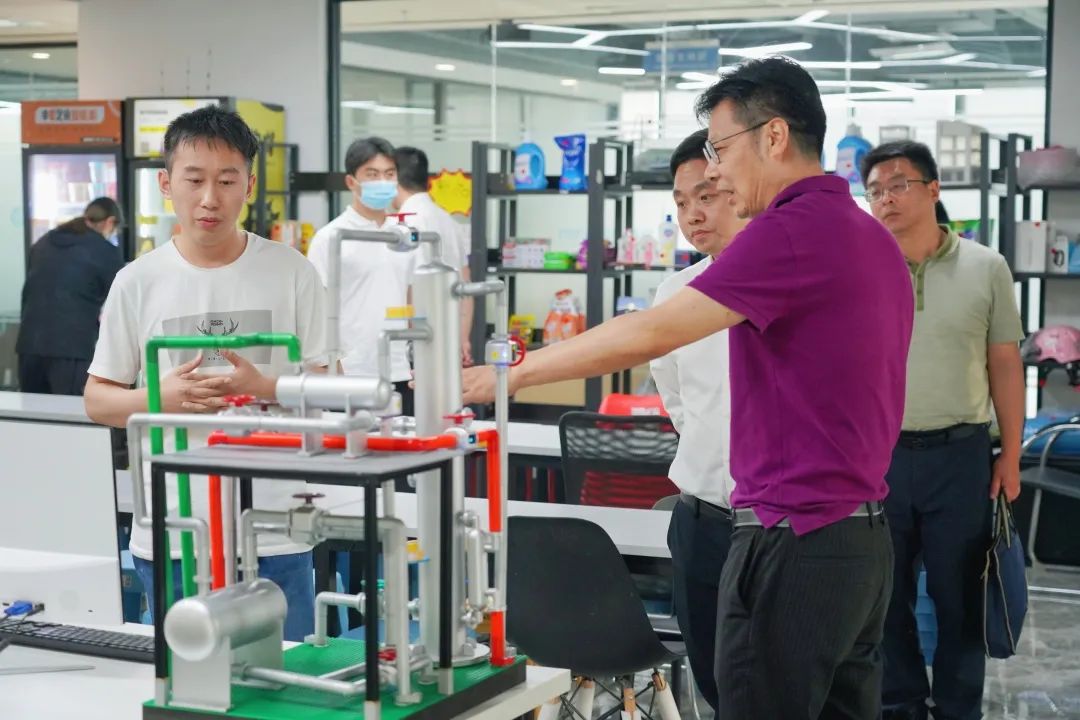 宜昌市政府領導一行蒞臨山東歐倍爾考察調研，共商軟件開發產業合作新機遇